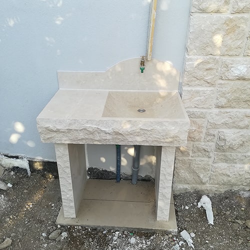 Vik Maslov - montaža vode odvoda za kamenicu